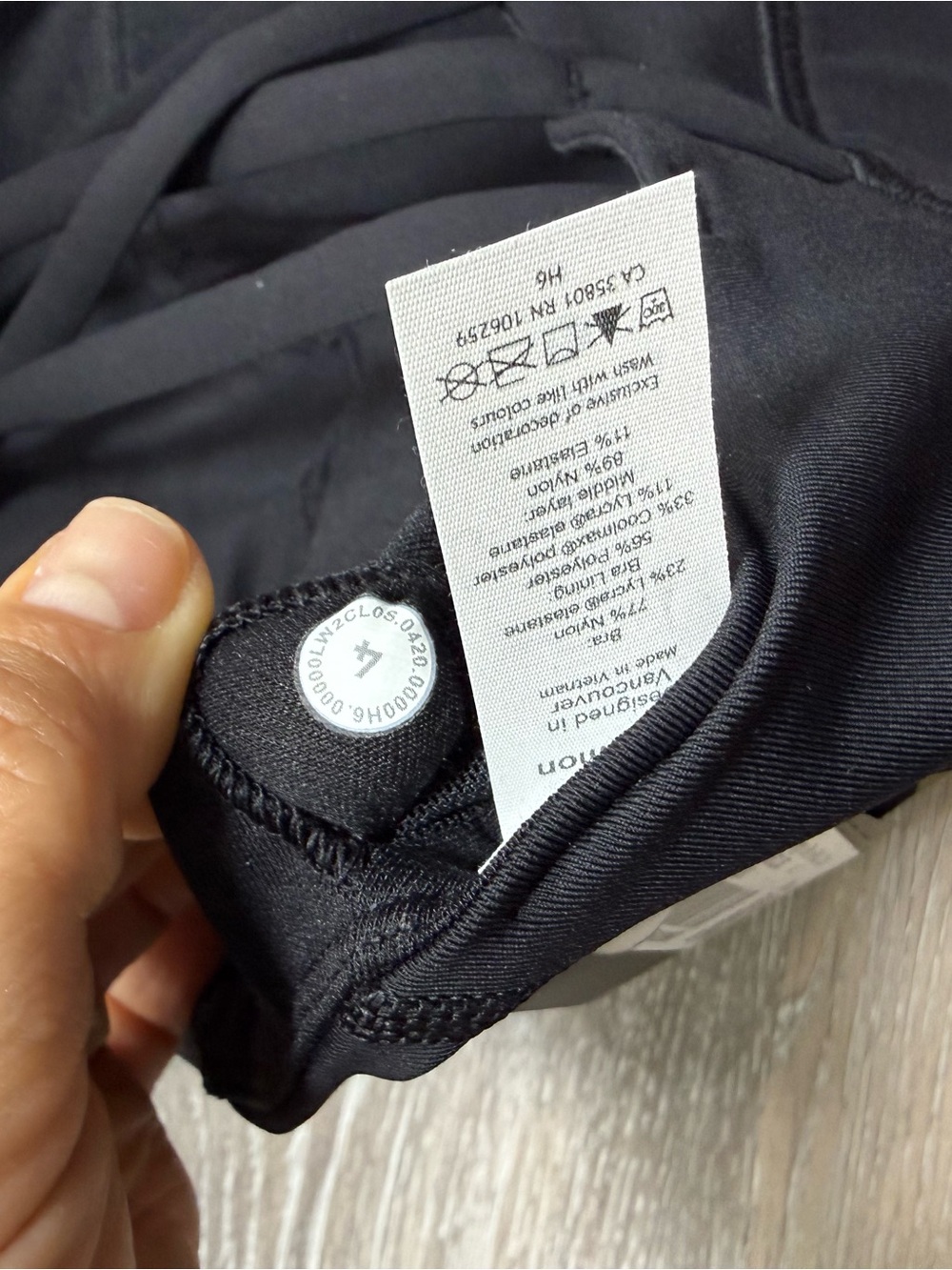 Lululemon Energy Bra Zip Special Edition - Black - Picture 4 of 4